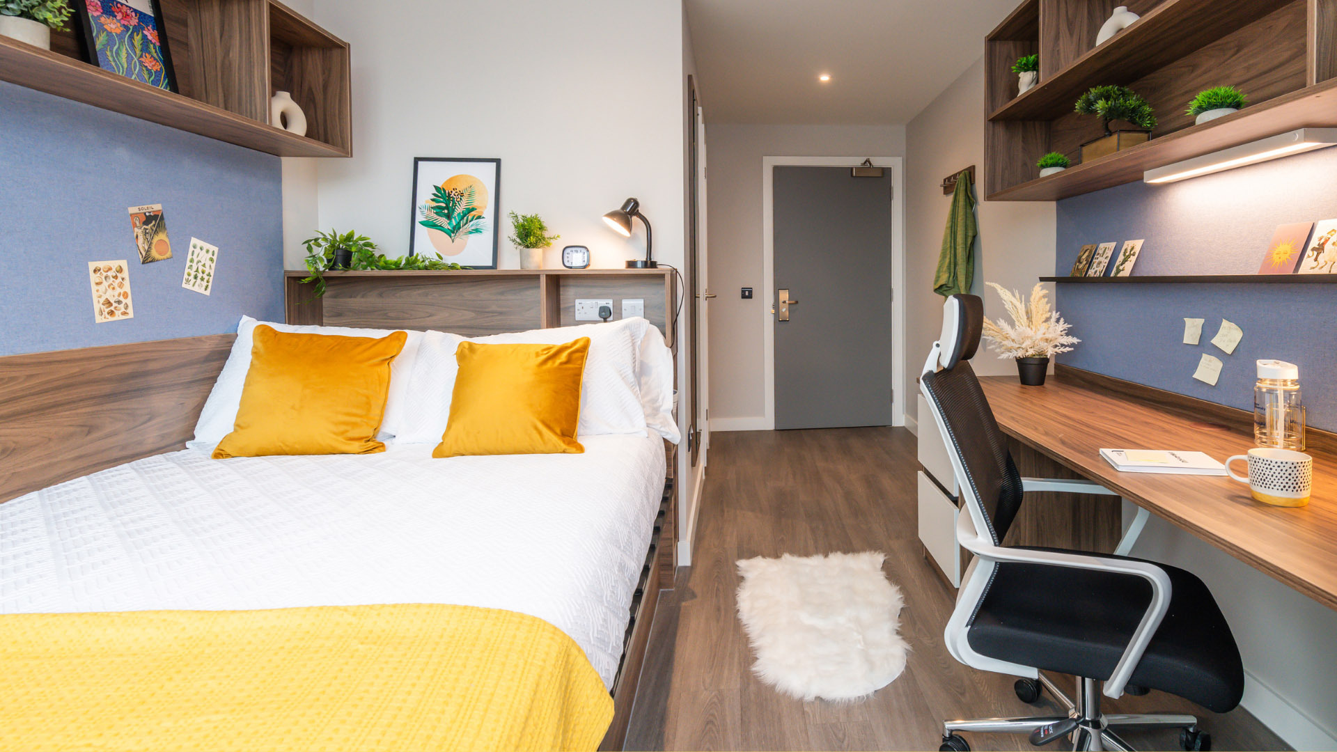 SR Private Accommodation Bedroom