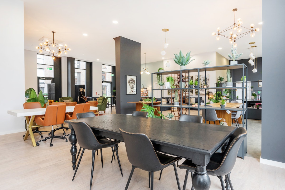 Student Roost Bristol Zinc Quarter 308