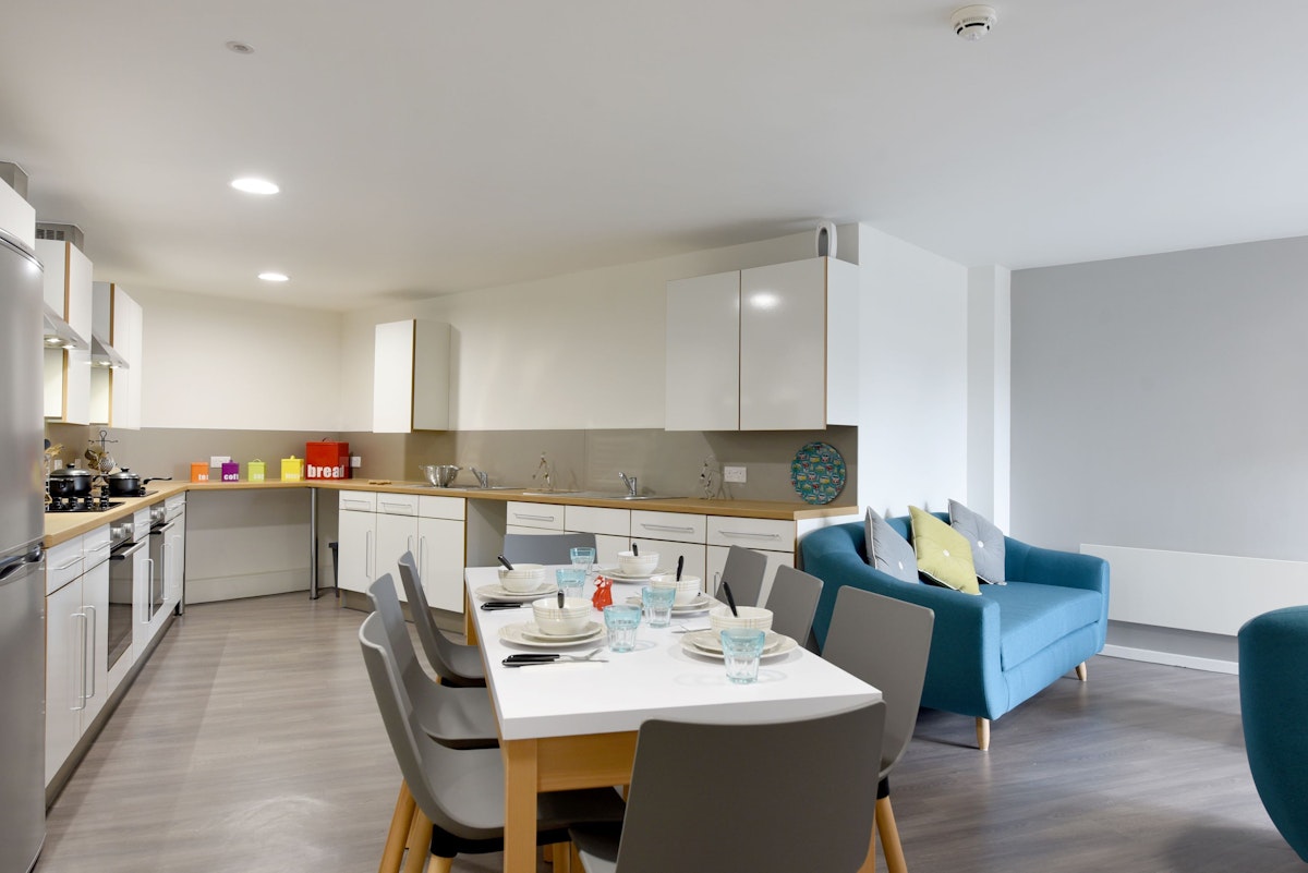 Glasgow Dobbies Point communal kitchen 3