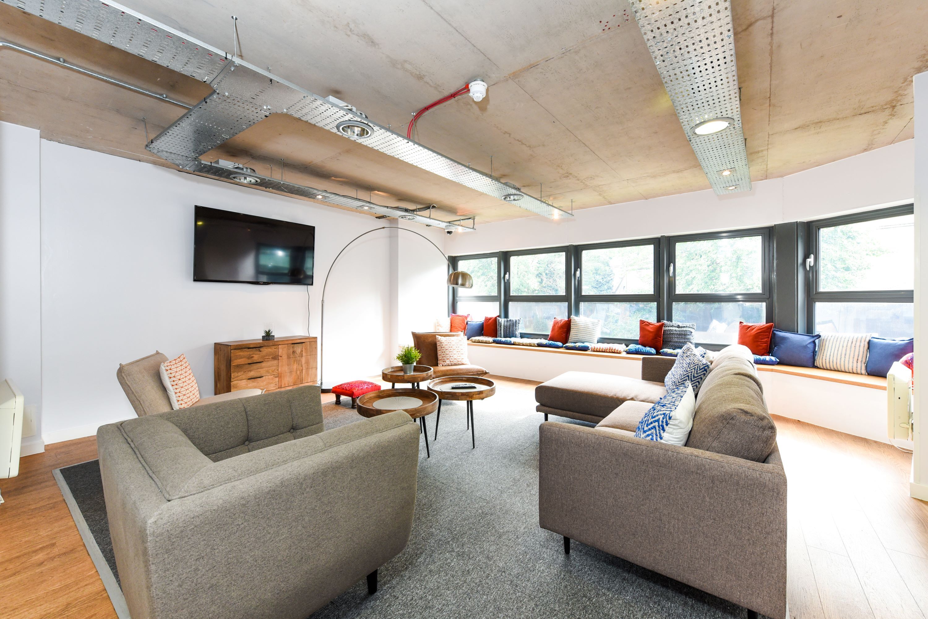 Glasgow Gibson St communal spaces