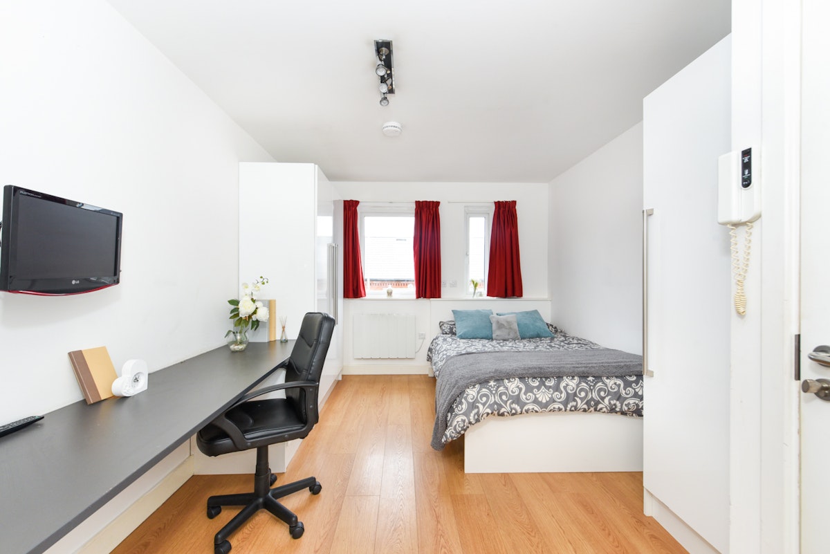 Eastern Boulevard ensuite 2