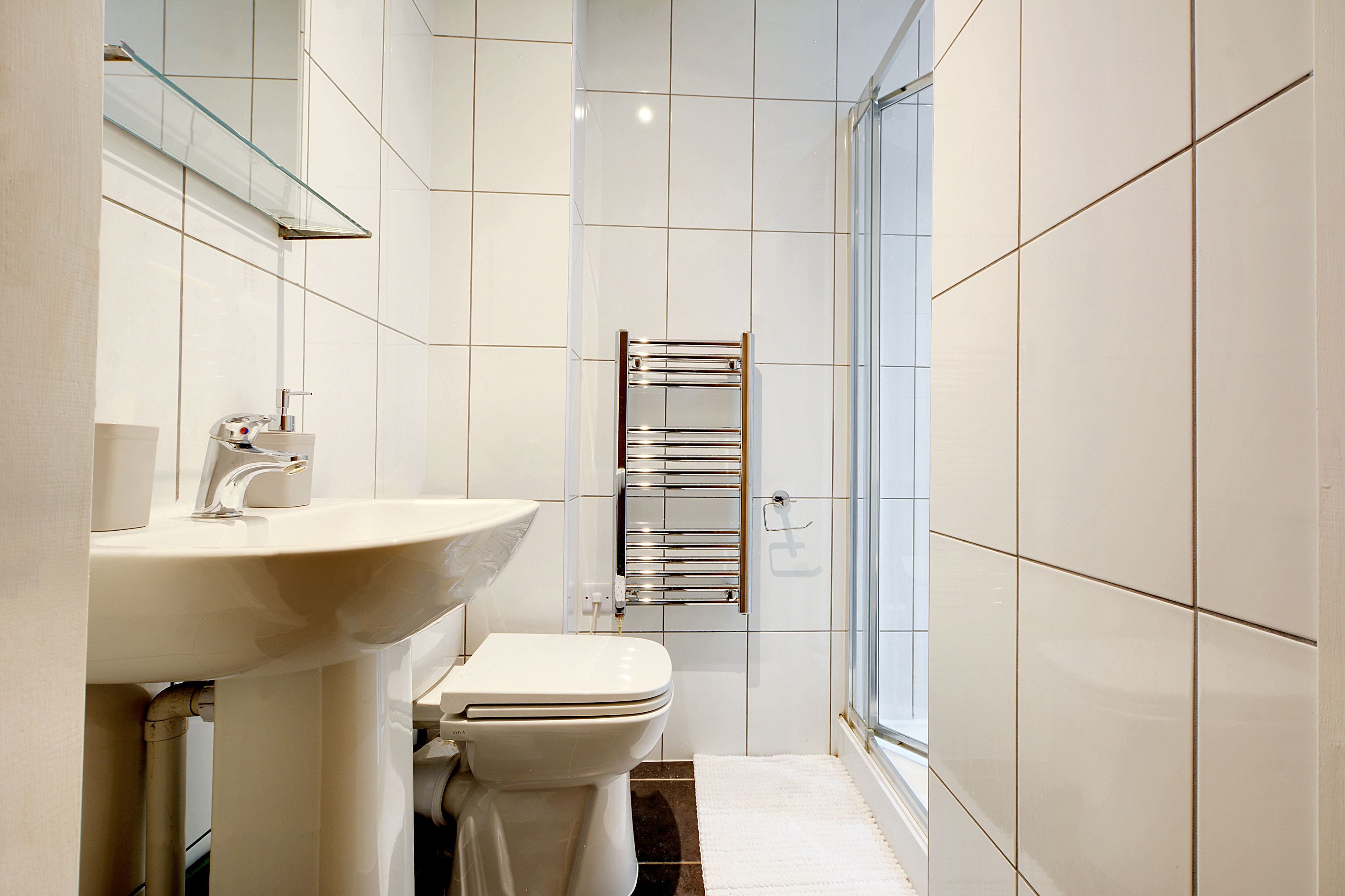 Newarke St 5 bed silver plus bathroom 1