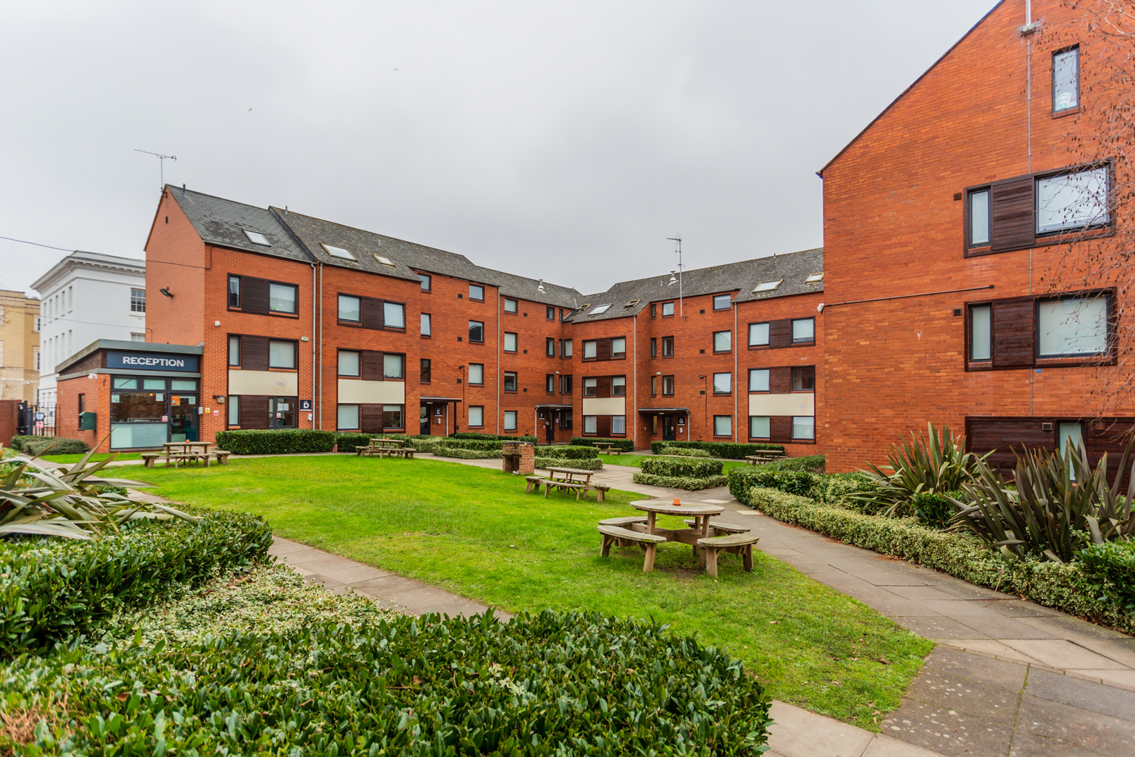 Regents court Courtyard HLP R 220125 5016