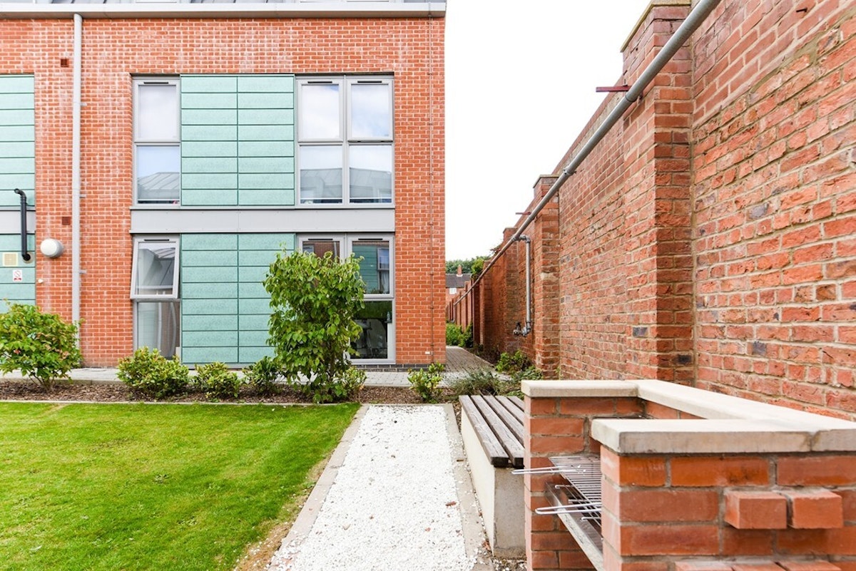 York The Boulevard exteriors 3