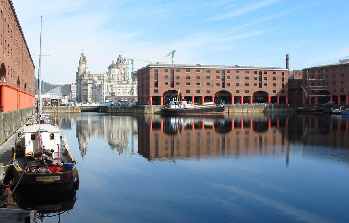 1200px Albert Dock Liverpool 71 200409 152201