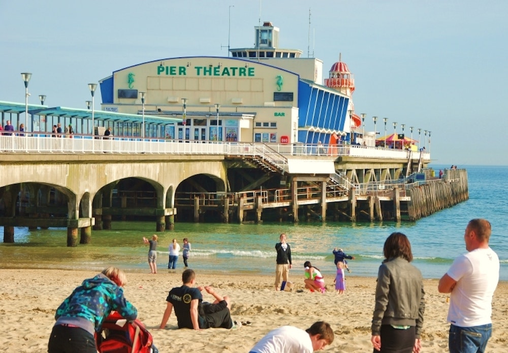 Bournemouth Pier Theatre geograph org uk 1804377